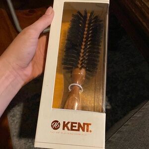 Kent brush from England still in box never opened. 78$ online
